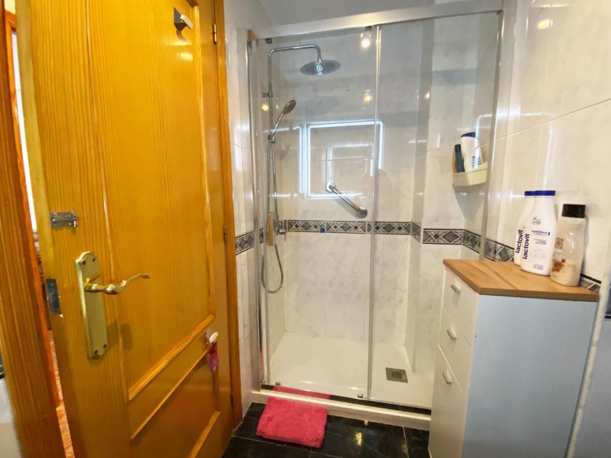 Rooms In Valencia Great Location In Shared Apartment Eksteriør bilde